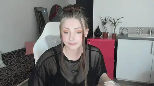 Snapshot of ce_leste__ chatting on 05-06-26, 03:49 ce leste online show from 05-06-26, 03:49