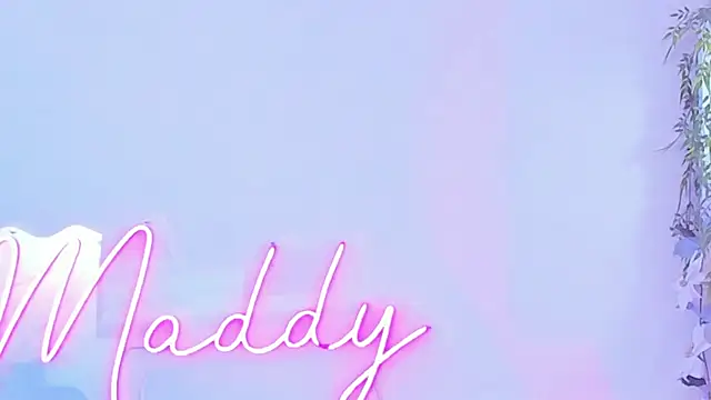 Snapshot of MaddyParisi chatting on 03-08-25, 07:31 MaddyParisi online show from 03-08-25, 07:31