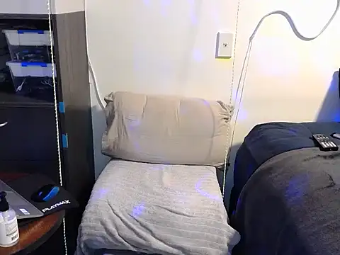 ChunkyMonkey007 online show from 10-22-25, 06:07