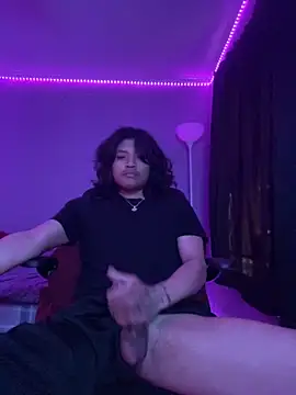 Snapshot of plutomf chatting on 10-13-25, 10:10 plutomf online show from 10-13-25, 10:10