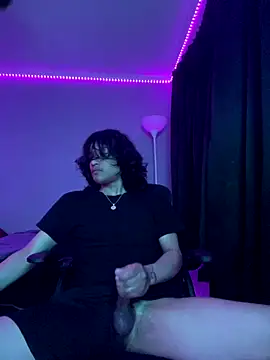 Snapshot of plutomf chatting on 10-21-25, 06:13 plutomf online show from 10-21-25, 06:13