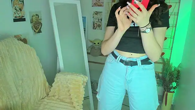 Bella XO online show from 04-11-26, 07:45