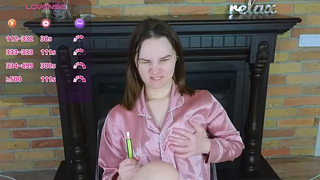 Snapshot of Ellie_Sunset chatting on 04-28-26, 08:30 Ellie Sunset online show from 04-28-26, 08:30