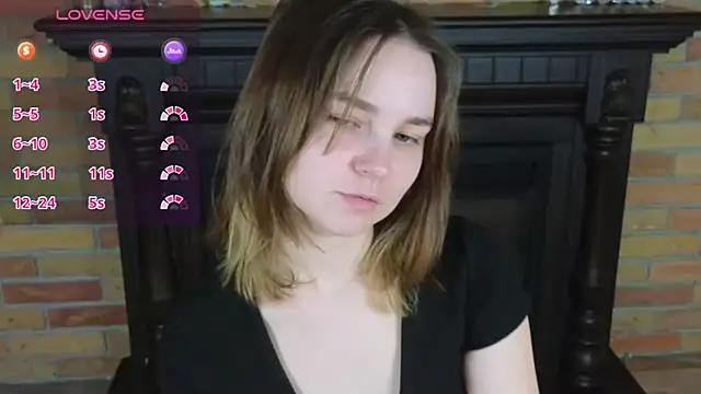 Snapshot of Ellie_Sunset chatting on 05-14-26, 08:00 Ellie Sunset online show from 05-14-26, 08:00