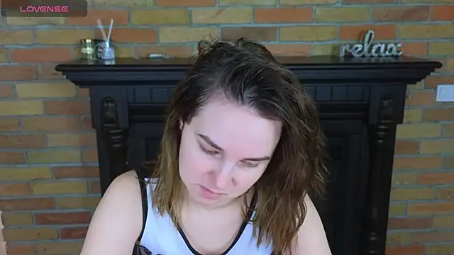 Ellie Sunset online show from 04-15-26, 07:47