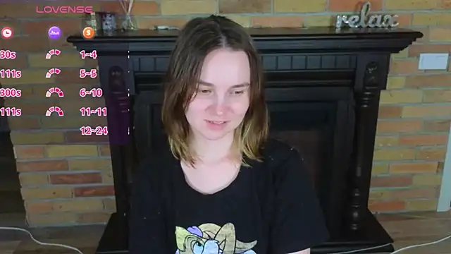 Snapshot of Ellie_Sunset chatting on 05-17-26, 08:20 Ellie Sunset online show from 05-17-26, 08:20