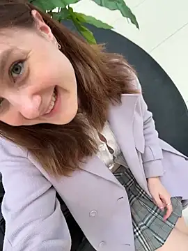 Snapshot of Dina_Tease chatting on 05-28-26, 01:17 Dina Tease online show from 05-28-26, 01:17