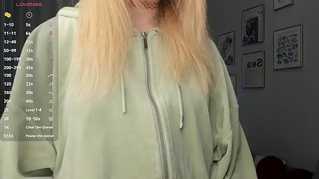 OdetteHarwick online show from 11-21-25, 06:01