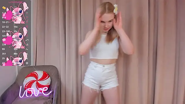 OdetteHarwick online show from 03-20-26, 06:20