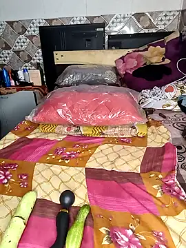 Snapshot of pihu32824 chatting on 09-25-25, 07:36 pihu32824 online show from 09-25-25, 07:36