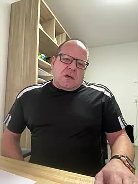 coupleLatinaLovers online show from 01-15-26, 07:12