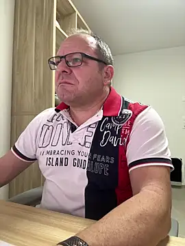 coupleLatinaLovers online show from 12-05-25, 06:23