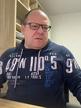 coupleLatinaLovers online show from 02-12-26, 06:46