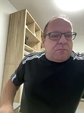 coupleLatinaLovers online show from 10-27-25, 05:41