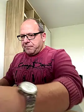 coupleLatinaLovers online show from 10-28-25, 11:31