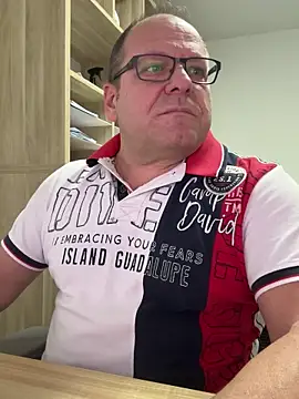 coupleLatinaLovers online show from 12-04-25, 06:56