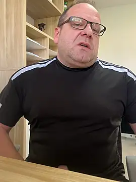 coupleLatinaLovers online show from 02-13-26, 09:42