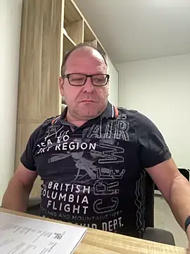 coupleLatinaLovers online show from 02-06-26, 06:31