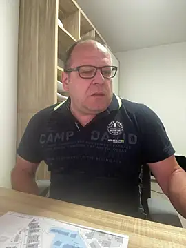 coupleLatinaLovers online show from 04-14-26, 05:23