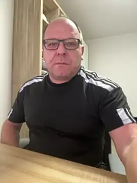 coupleLatinaLovers online show from 02-16-26, 07:18