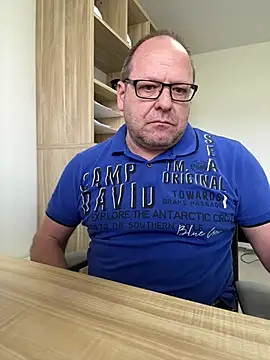 coupleLatinaLovers online show from 03-25-26, 10:03