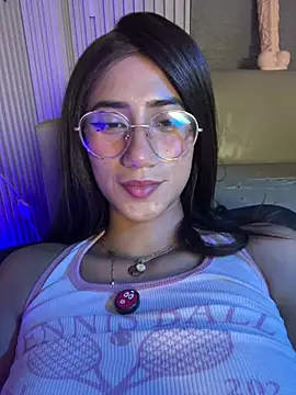 Snapshot of KaitlynLoveCam chatting on 06-11-26, 12:43 KaitlynLoveCam online show from 06-11-26, 12:43