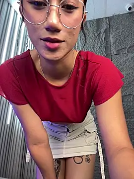 KaitlynLoveCam online show from 03-25-26, 09:46