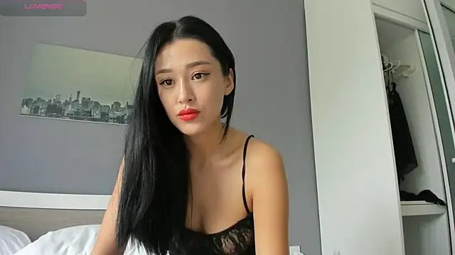 yumisunn online show from 11-12-25, 04:05