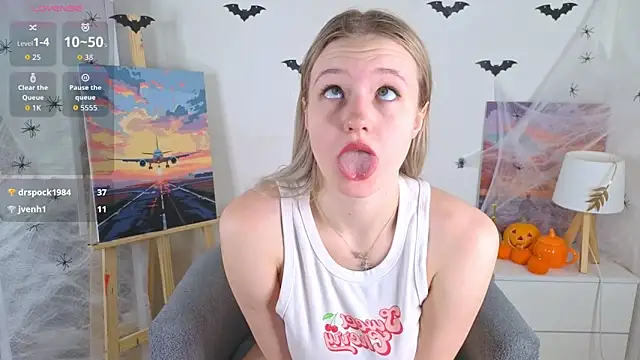 MaydaFoulk online show from 10-25-25, 01:05