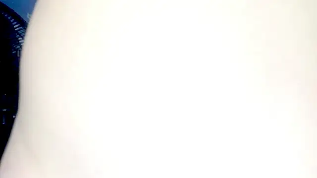 Snapshot of PetiteIvoryQueen19 chatting on 05-09-26, 04:16 PetiteIvoryQueen19 online show from 05-09-26, 04:16