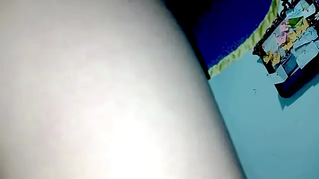 PetiteIvoryQueen19 online show from 11-13-25, 03:32