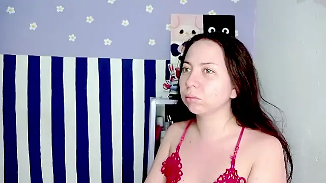 Snapshot of PetiteIvoryQueen19 chatting on 04-22-26, 05:47 PetiteIvoryQueen19 online show from 04-22-26, 05:47