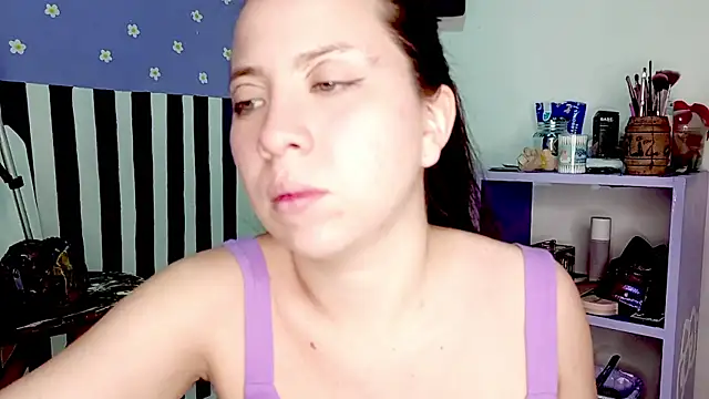 Snapshot of PetiteIvoryQueen19 chatting on 05-19-26, 04:08 PetiteIvoryQueen19 online show from 05-19-26, 04:08