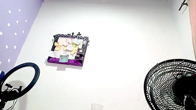 PetiteIvoryQueen19 online show from 02-25-26, 05:57