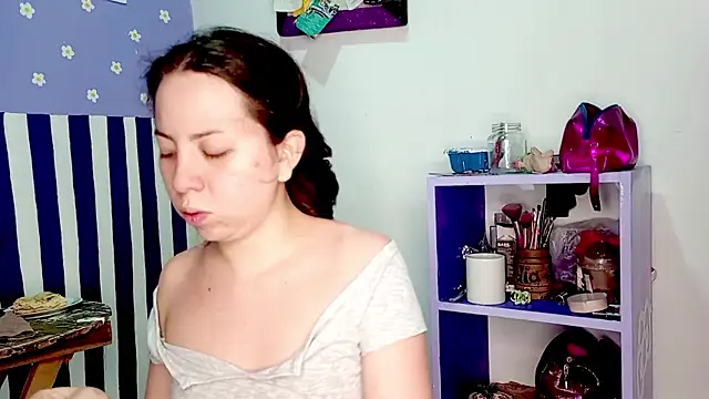 Snapshot of PetiteIvoryQueen19 chatting on 05-23-26, 05:39 PetiteIvoryQueen19 online show from 05-23-26, 05:39