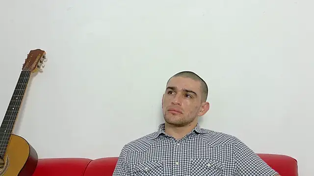 Snapshot of Sexy_Alejandro_ chatting on 10-02-25, 12:30 Sexy Alejandro online show from 10-02-25, 12:30