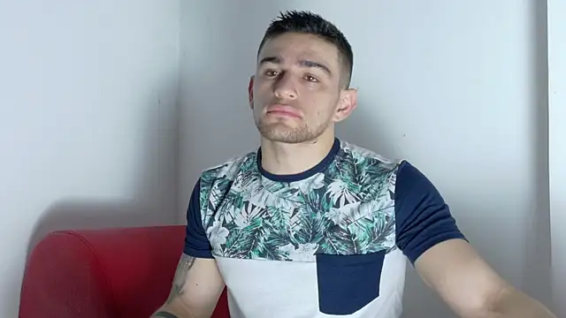 Snapshot of Sexy_Alejandro_ chatting on 05-09-26, 12:19 Sexy Alejandro online show from 05-09-26, 12:19