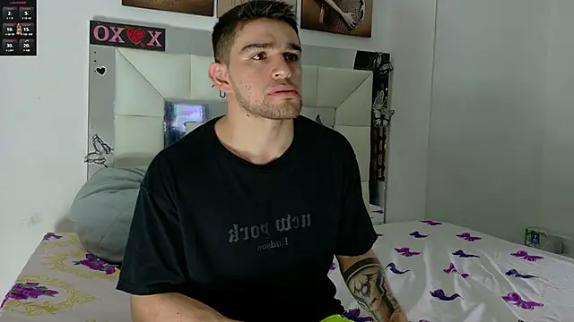 Snapshot of Sexy_Alejandro_ chatting on 02-26-25, 02:27 Sexy Alejandro online show from 02-26-25, 02:27