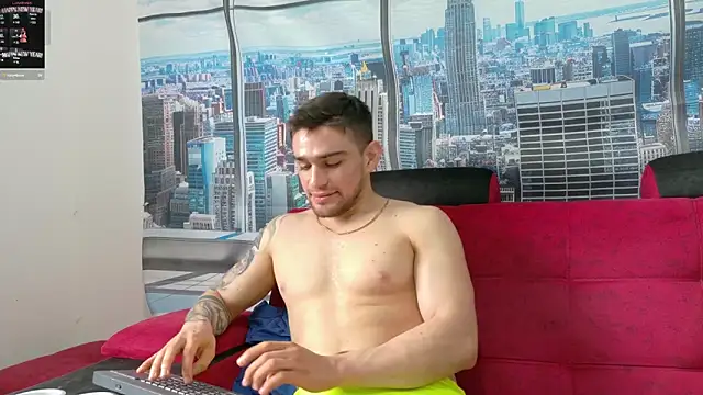 Snapshot of Sexy_Alejandro_ chatting on 03-21-25, 02:18 Sexy Alejandro online show from 03-21-25, 02:18