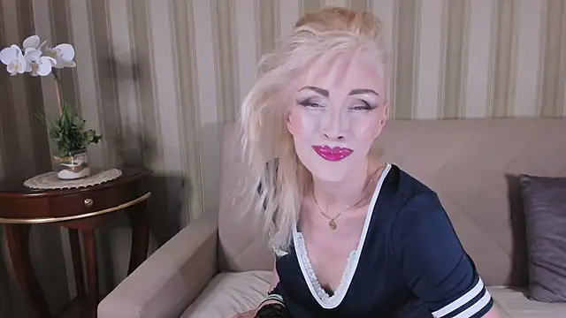 Snapshot of Rita_Farel chatting on 07-13-26, 09:25 Rita Farel online show from 07-13-26, 09:25