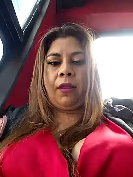 Laura-Hernandez online show from 10-24-25, 02:16