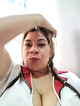 Snapshot of Laura-Hernandez chatting on 09-18-25, 03:26 Laura-Hernandez online show from 09-18-25, 03:26