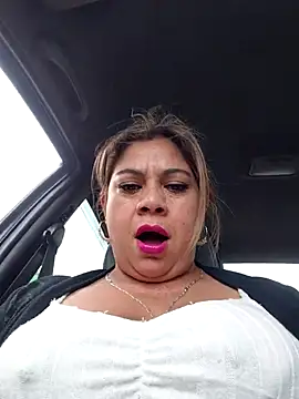 Laura-Hernandez online show from 11-28-25, 03:01