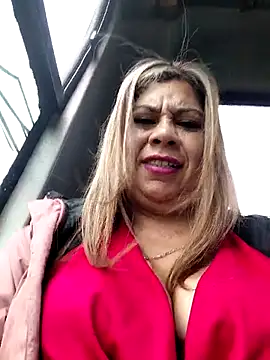 Laura-Hernandez online show from 11-26-25, 03:12