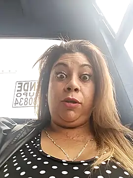 Snapshot of Laura-Hernandez chatting on 02-04-25, 04:18 Laura-Hernandez online show from 02-04-25, 04:18