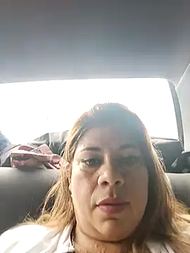 Snapshot of Laura-Hernandez chatting on 02-26-25, 02:59 Laura-Hernandez online show from 02-26-25, 02:59