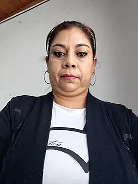 Laura-Hernandez online show from 04-14-26, 02:44