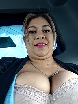 Laura-Hernandez online show from 12-18-25, 03:16