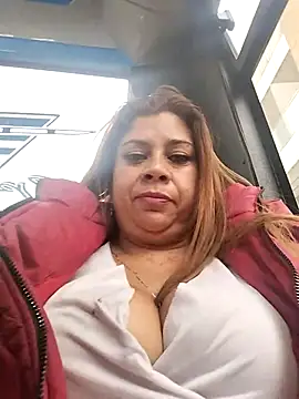 Snapshot of Laura-Hernandez chatting on 02-18-25, 10:47 Laura-Hernandez online show from 02-18-25, 10:47