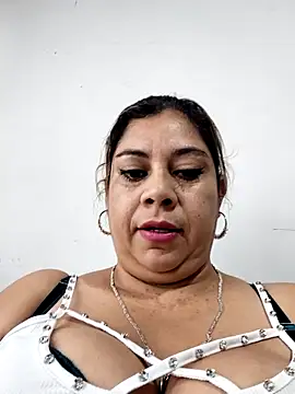 Laura-Hernandez online show from 02-10-26, 02:27